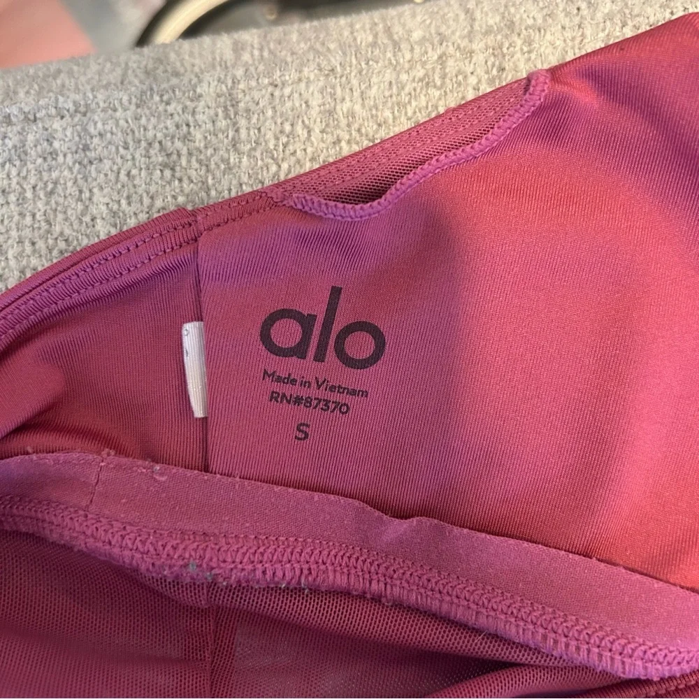 Alo Yoga Lavish Sports Bra Pink Size Small